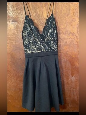 Francesca's Collections Black Lace & Cream Lined Skater Dress